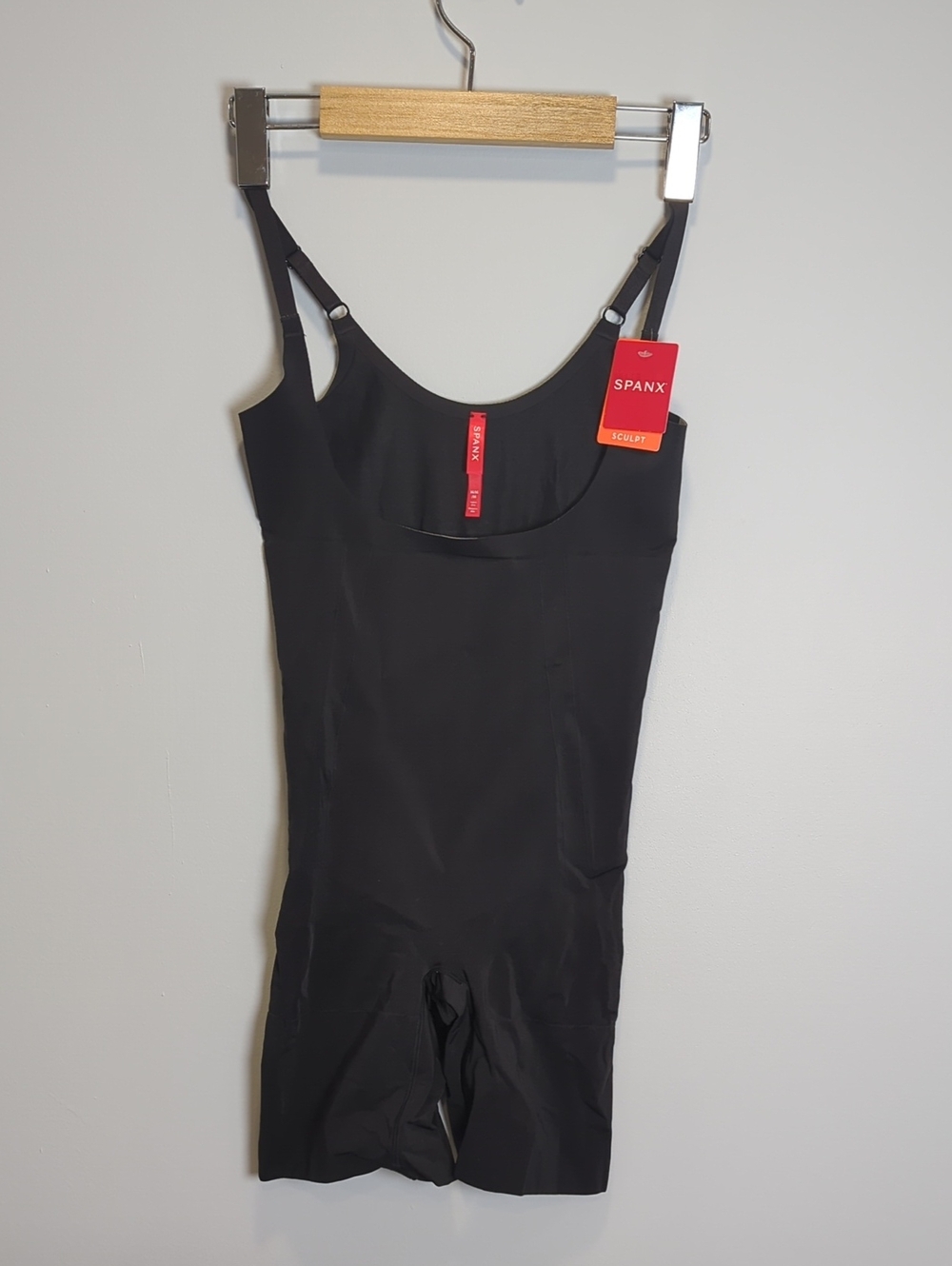 SPANX Sculpt OnCore Open-Bust Mid-Thigh Black Bodysuit with Adjustable Straps M